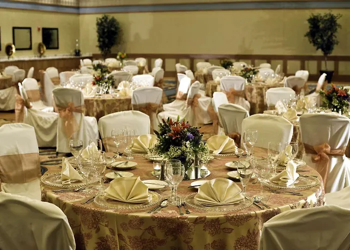 Doubletree By Hilton Phoenix-