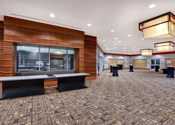 Doubletree By Hilton Phoenix-