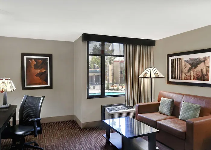 Doubletree By Hilton Phoenix- Hotel